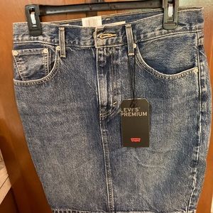 Levi’s Navy Blue Denim Skirt